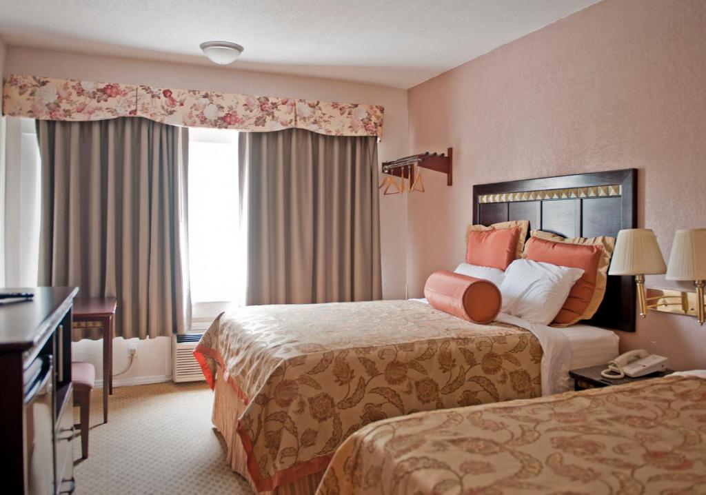 Harborview Inn & Suites-Convention Center-Airport-Gaslamp-Seaworld-Zoo-Balboa Park