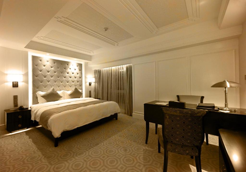 Двухместный (Улучшенный номер с кроватью размера «king-size» или 2 отдельными кроватями) отеля Paramount Gallery Hotel, Шанхай