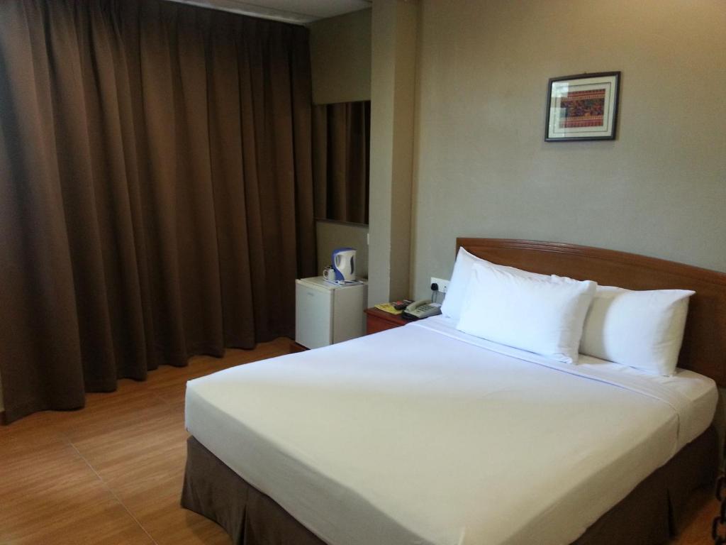 Двухместный (Улучшенный двухместный номер с 1 кроватью) мотеля Goodhope Hotel Kelawei, Penang, Джорджтаун