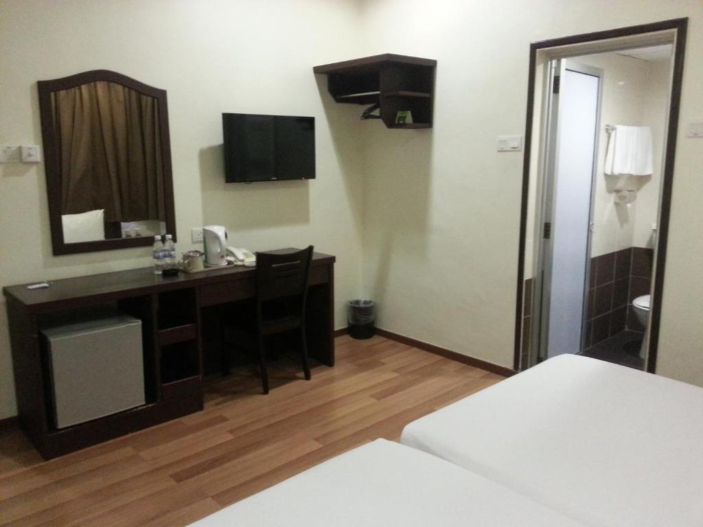 Двухместный (Улучшенный двухместный номер с 2 отдельными кроватями) мотеля Goodhope Hotel Kelawei, Penang, Джорджтаун