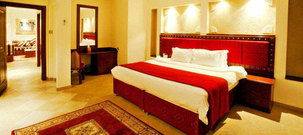 Семейный (Семейный суперлюкс) апарт-отеля Al Liwan Suites, Доха