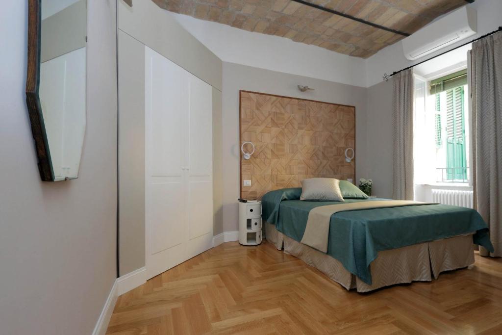 Апартаменты (Two-Bedroom Apartment (4 Adults) - V. San Giovanni in Laterano 250), Bellezza Al Colosseo