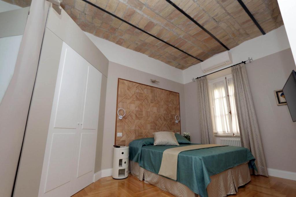 Апартаменты (Two-Bedroom Apartment (4 Adults) - V. San Giovanni in Laterano 250), Bellezza Al Colosseo