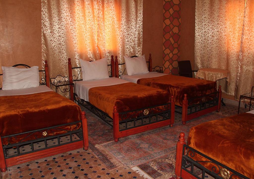 Четырехместный (Стандартный четырехместный номер) отеля Hotel Marmar, Уарзазат