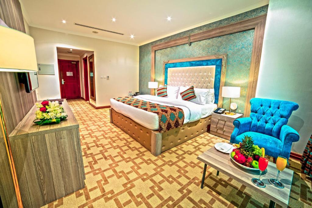 Четырехместный (Два смежных номера) отеля Sapphire Plaza Hotel, Доха