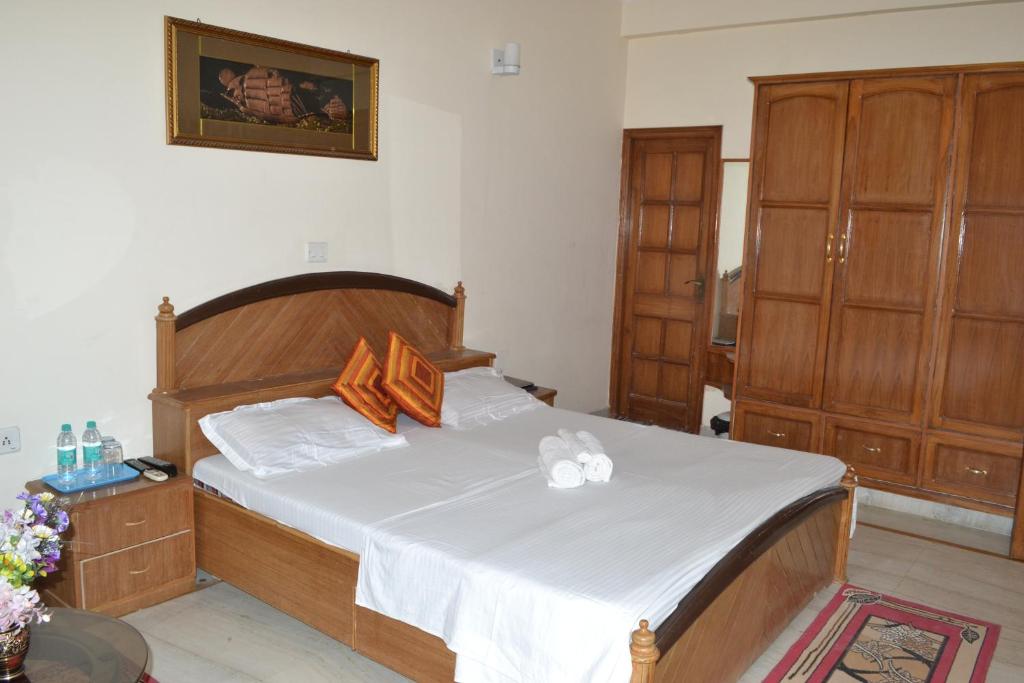 Двухместный (Двухместный номер Делюкс с 1 кроватью) отеля Raj Cottage Ganga Vatika, Ришикеш