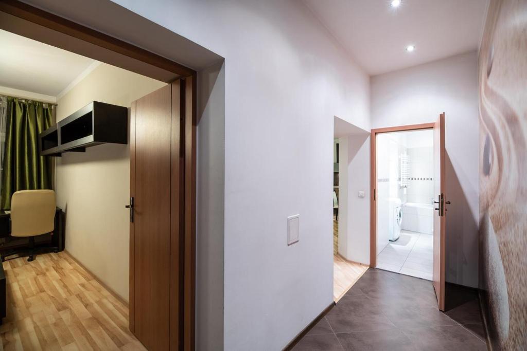 Апартаменты (Апартаменты с 2 спальнями - Krowoderska, 6), Cracow Rent Apartments