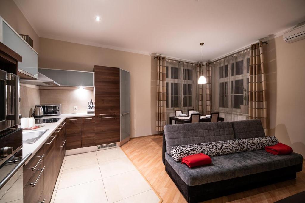 Апартаменты (Апартаменты с балконом - Krowoderska, 6), Cracow Rent Apartments