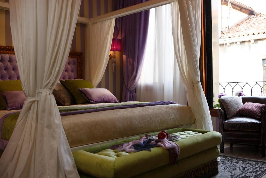 Двухместный (Улучшенный двухместный номер с 1 кроватью) отеля Ad Place Venice, Венеция