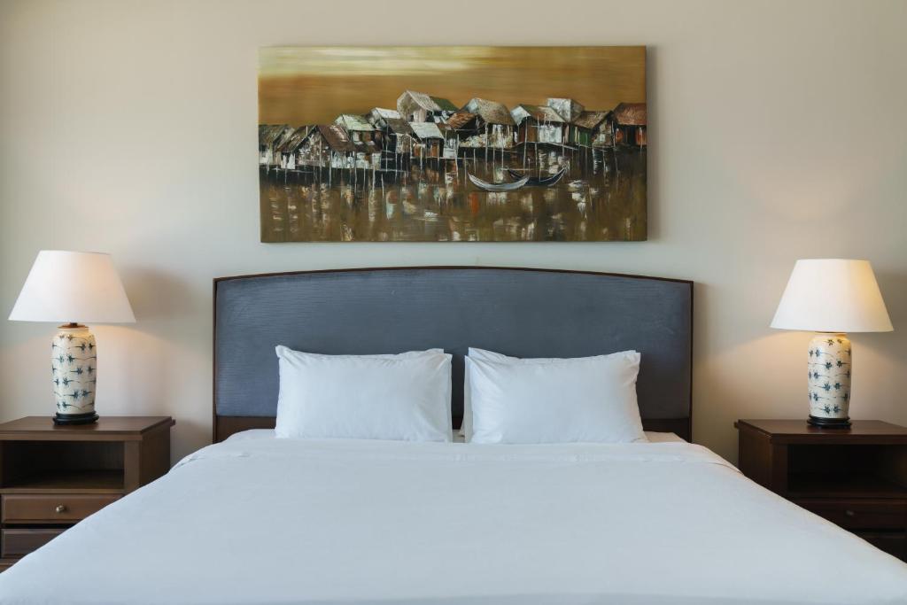 Двухместный (Улучшенный двухместный номер с 1 кроватью) апарт-отеля Dan Oasis Beach Hotel and Apartment, Дананг