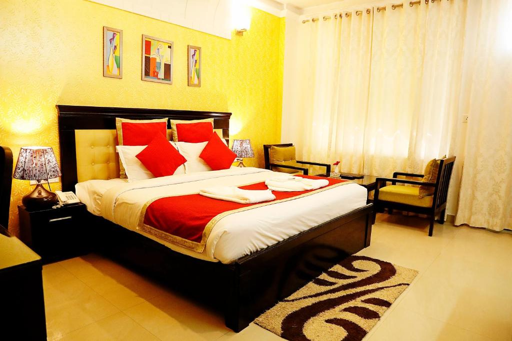 Двухместный (Двухместный номер «Премьер» с 1 кроватью) отеля Hotel Yog Vashishth, Ришикеш