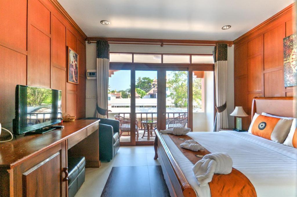 Двухместный (Улучшенный двухместный номер с 1 кроватью) курортного отеля Palm Beach Resort, Пранбури