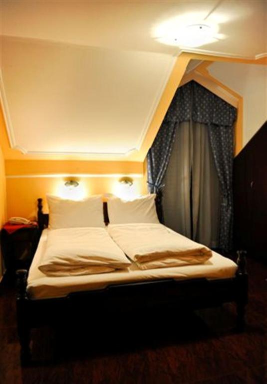 Двухместный (Двухместный номер с 1 кроватью) отеля Hotel Evropa, Подгорица