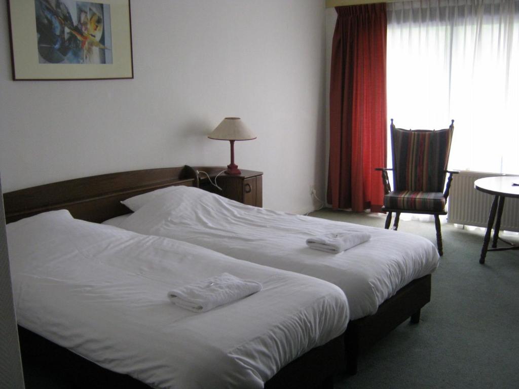 Двухместный (Небольшой двухместный номер с 1 кроватью и собственным душем) отеля Fletcher Hotel Restaurant Dinkeloord, Арнем