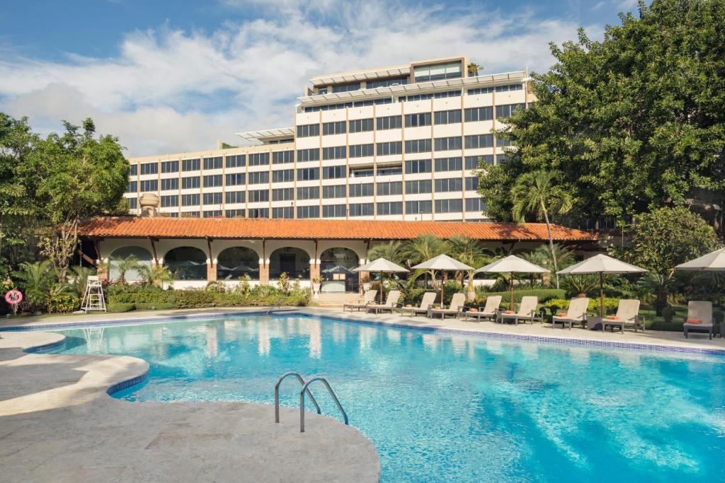 Отель El Embajador, a Royal Hideaway