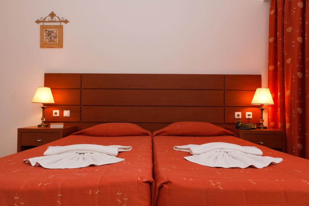 Двухместный (Двухместный номер с 2 отдельными кроватями (для 2 взрослых и 1 ребенка)) отеля Gaia Village, Тингаки