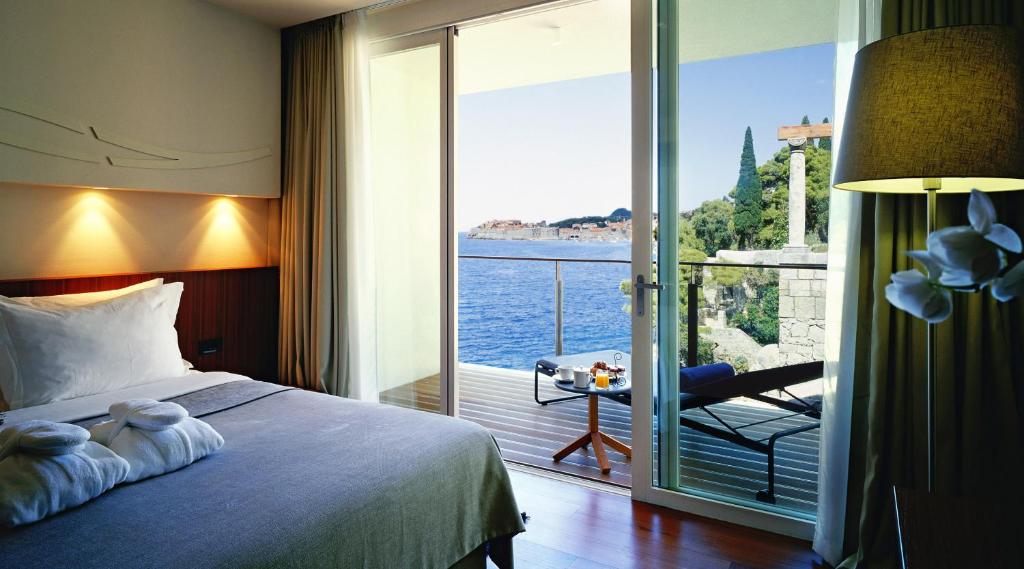 Сьюит (Люкс с балконом с видом на море) отеля Villa Dubrovnik, Дубровник