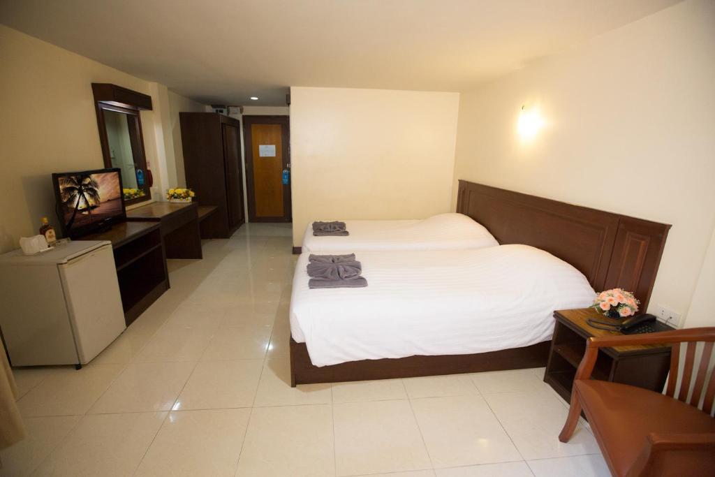 Двухместный (Улучшенный двухместный номер с 2 отдельными кроватями) отеля Twin Palms Resort, Паттайя