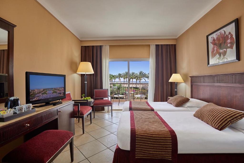 Двухместный (Улучшенный двухместный номер с 2 отдельными кроватями и видом на море - Здание Jaz Mirabel Beach) курортного отеля Jaz Mirabel Resort, Шарм-эль-Шейх