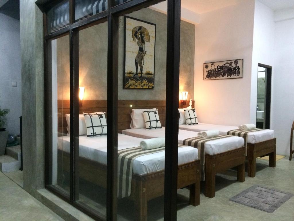 Трехместный (Deluxe Triple Room with Balcony & Canal View), Green Wood Villa Negombo