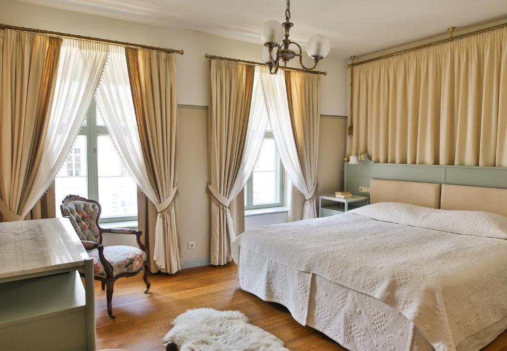 Двухместный (Улучшенный двухместный номер с 1 кроватью или 2 отдельными кроватями) отеля Antonius Hotel, Тарту