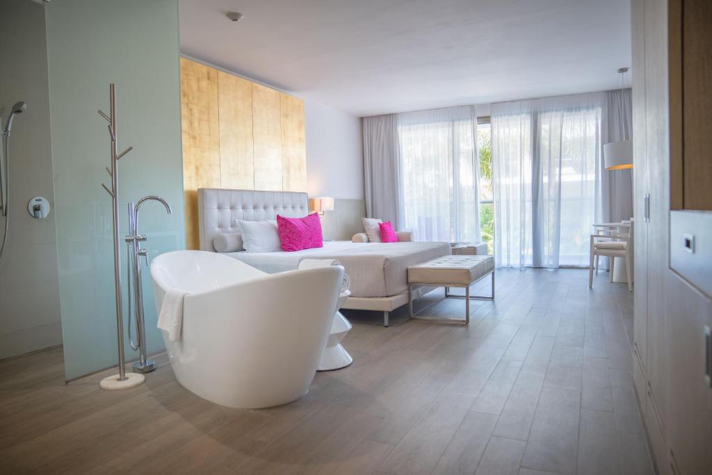 Сьюит (Суперлюкс Platinum с доступом к бассейну) курортного отеля Platinum Yucatan Princess All Inclusive Suites & Spa Resort - Adults Only, Плая-дель-Кармен