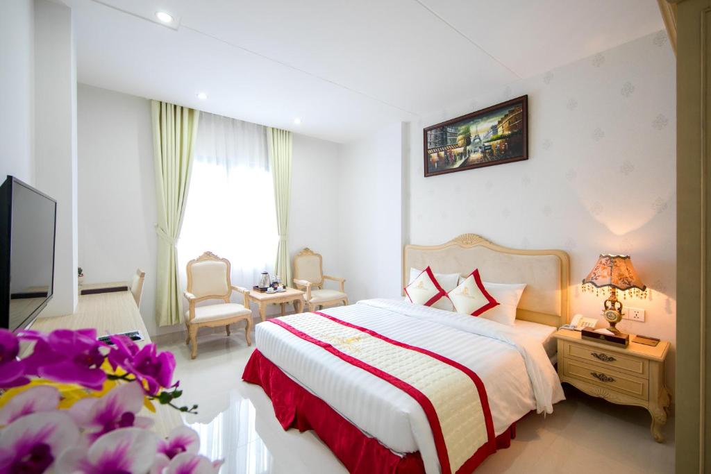 Двухместный (Двухместный номер VIP с 1 кроватью) отеля Le Saigon Hotel, Хошимин