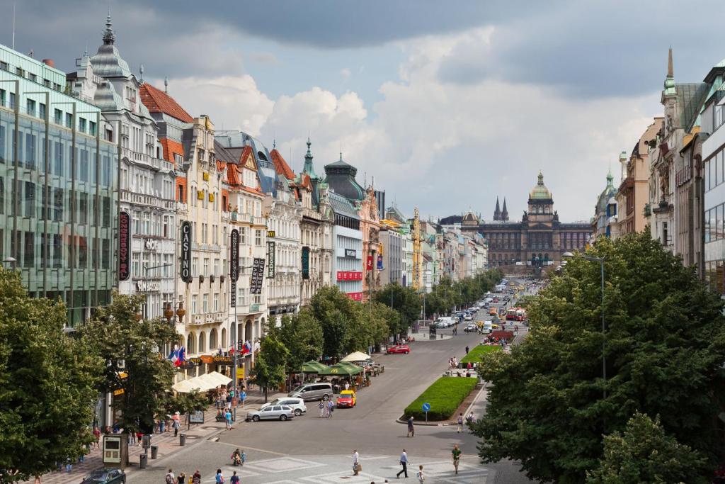 Сьюит (Люкс с видом на город), Отель Prague Inn