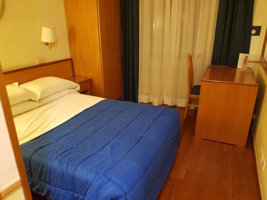 Двухместный (Двухместный номер эконом-класса с двуспальной кроватью) отеля Hotel Piemonte, Рим