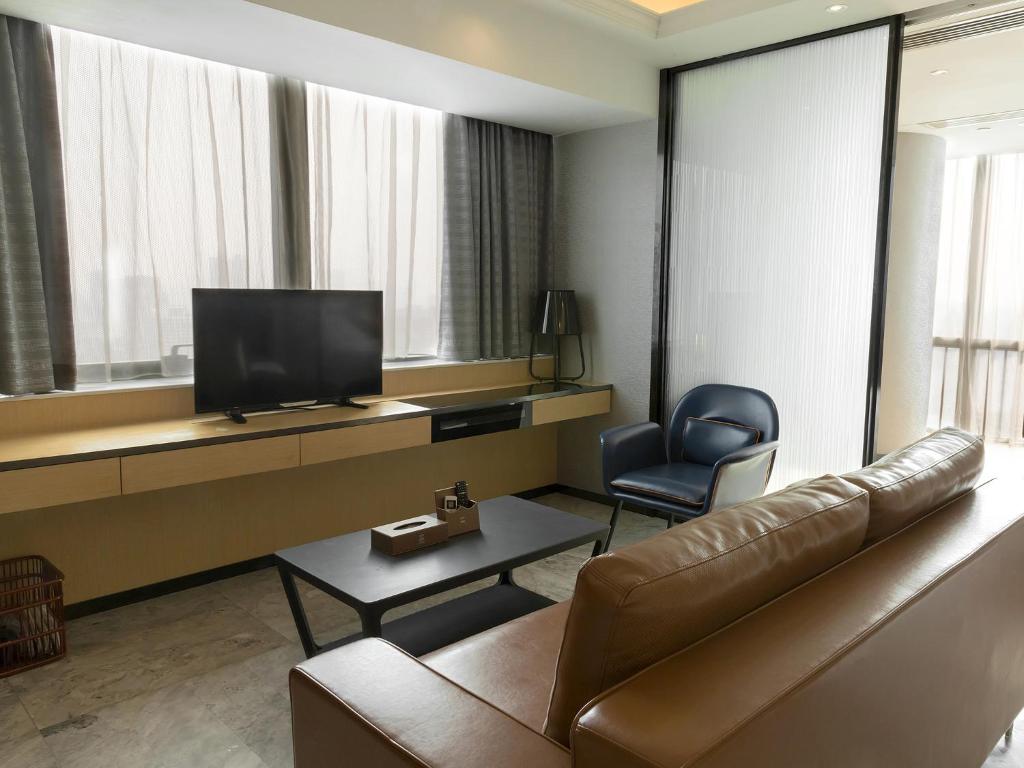 Сьюит (Люкс с 2 спальнями), Pengman Beijing Rd. A-mall Apartment