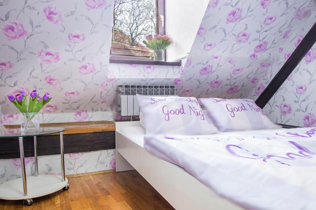 Двухместный (Двухместный номер с 1 кроватью и общей ванной комнатой) хостела Hostel Centar, Загреб