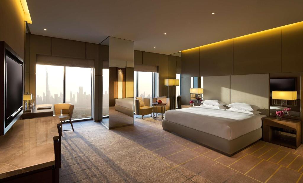 Двухместный (Семейный номер Regency Staycation, скидка 20% на еду и напитки, гарантированная поздняя регистрация отъезда) отеля Hyatt Regency Dubai Creek Heights, Дубай