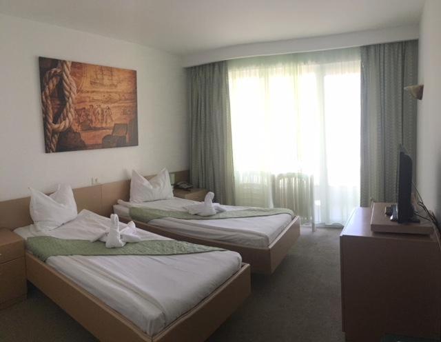 Двухместный (Стандартный двухместный номер с 2 отдельными кроватями) отеля Bicaz - Pirates Resort, Мамая