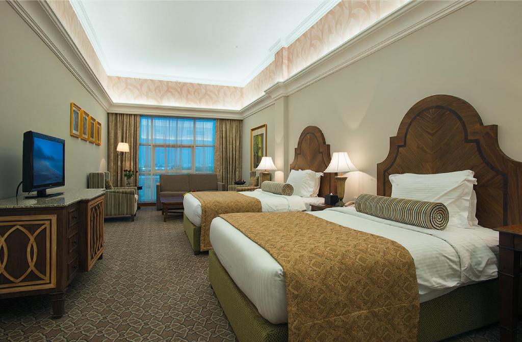 Сьюит (Люкс с 2 спальнями) отеля Ayla Hotel, Аль-Айн