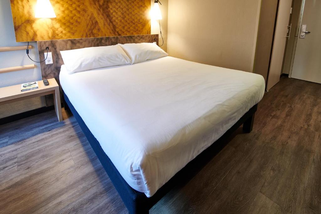 Двухместный (Стандартный номер с 1 двуспальной кроватью) отеля ibis Tilburg, Тилбург