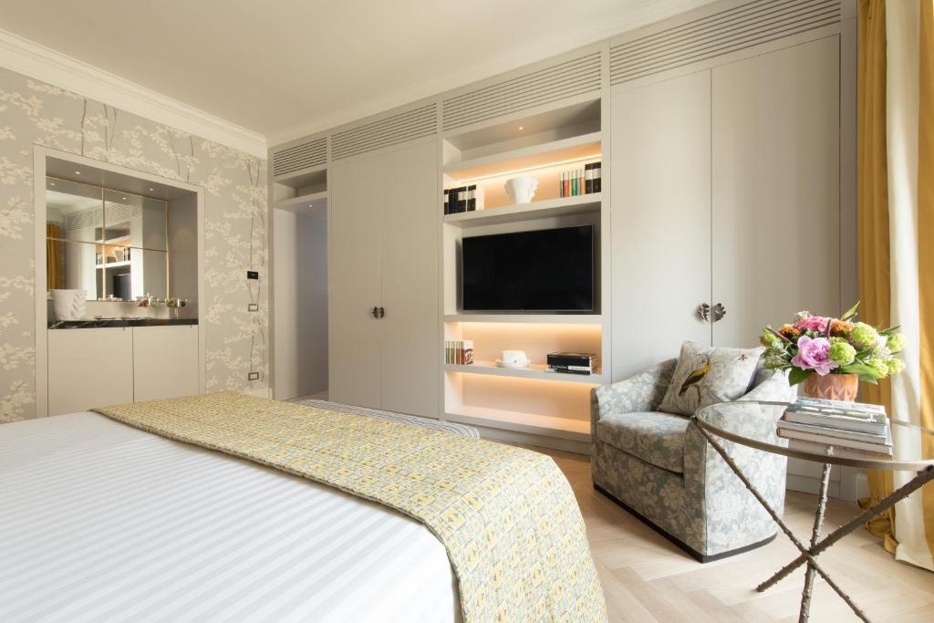 Трехместный (Двухместный номер Делюкс с 1 кроватью) отеля Rocco Forte Hotel Savoy, Флоренция