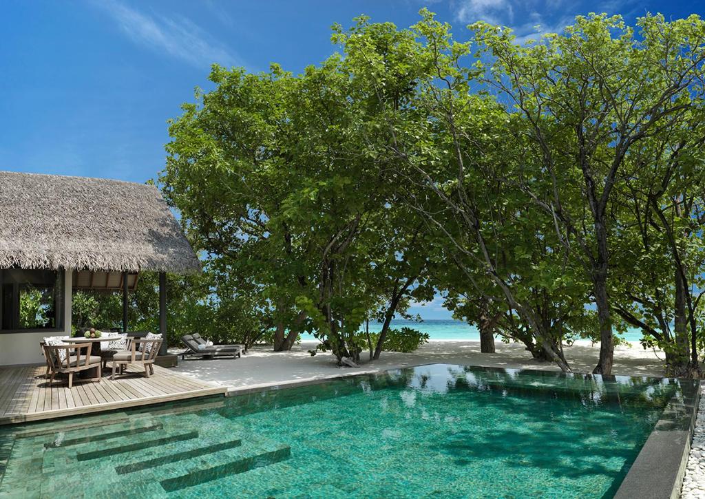 Сьюит (Резиденция Делюкс Beach с 1 спальней и бассейном) курортного отеля Vakkaru Maldives, Ваккару