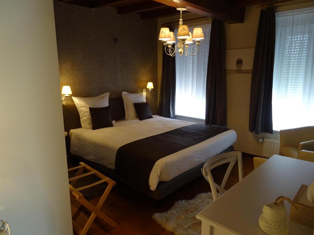Двухместный (Небольшой двухместный номер с 1 кроватью) отеля D'Hommelbelle, Поперинге