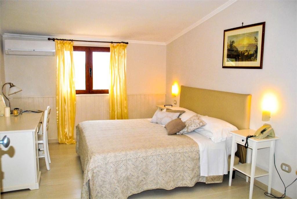 Двухместный (Двухместный номер эконом-класса с 1 кроватью) отеля Hotel Villa Fiorita, Сорренто