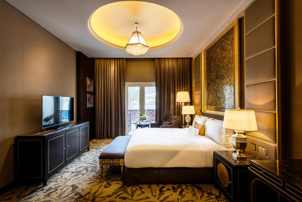 Сьюит (Люкс «Премьер») отеля Ezdan Palace Hotel, Доха