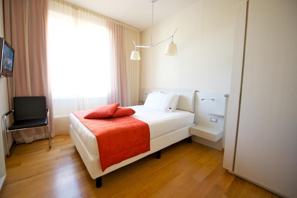Одноместный (Одноместный номер с двуспальной кроватью) отеля Hotel Mercure Milano Solari, Милан