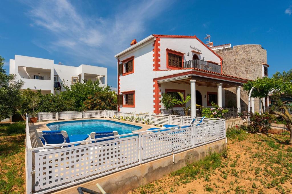 Номер (Дом для отпуска с 4 спальнями) виллы Casa en Ibiza, vistas Dalt Vila, Ибица