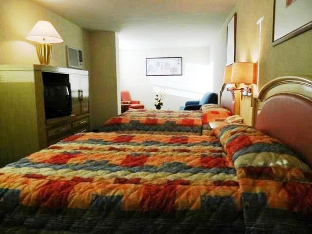 Двухместный (Двухместный номер с 2 двуспальными кроватями) отеля Hotel San Francisco Irapuato Business Class, Ирапуато
