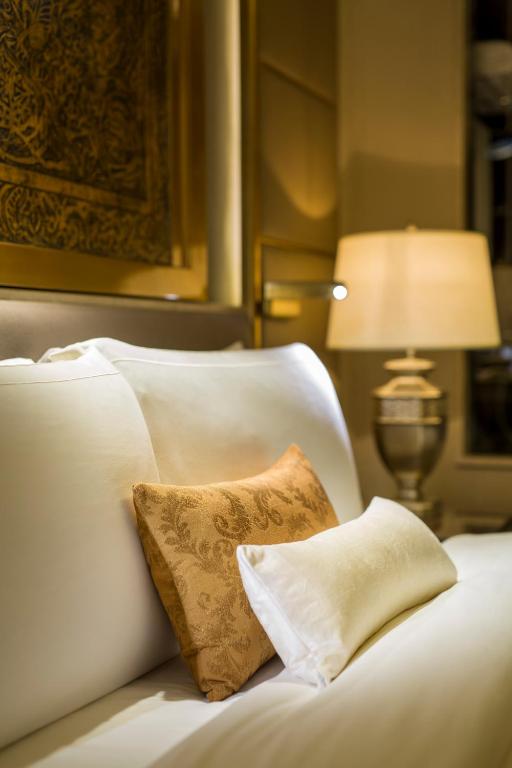 Двухместный (Улучшенный двухместный номер с 2 отдельными кроватями и видом на город) отеля Ezdan Palace Hotel, Доха