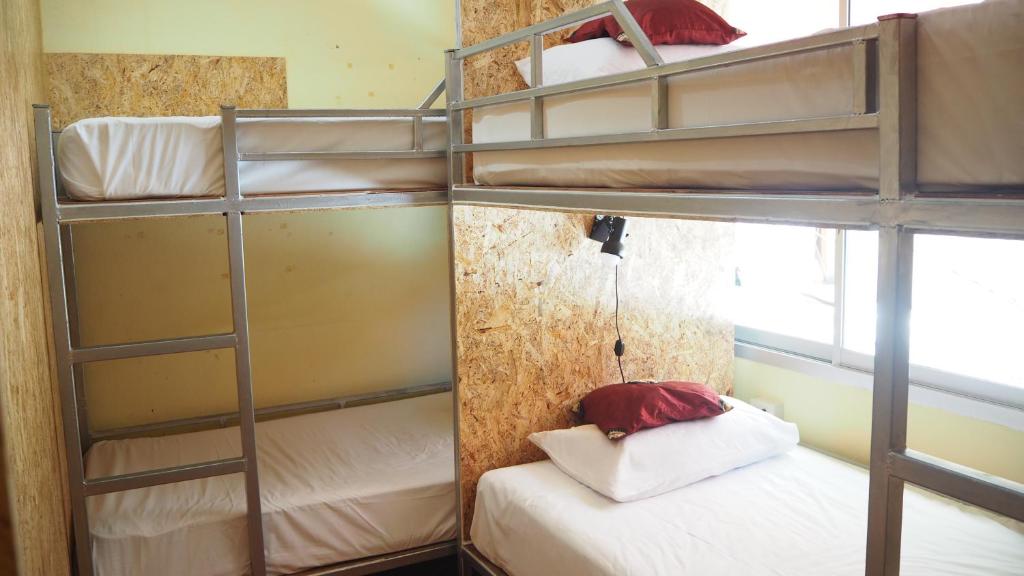 Номер (Кровать в общем 4-местном номере для мужчин и женщин), Chaokoh Dorm Room