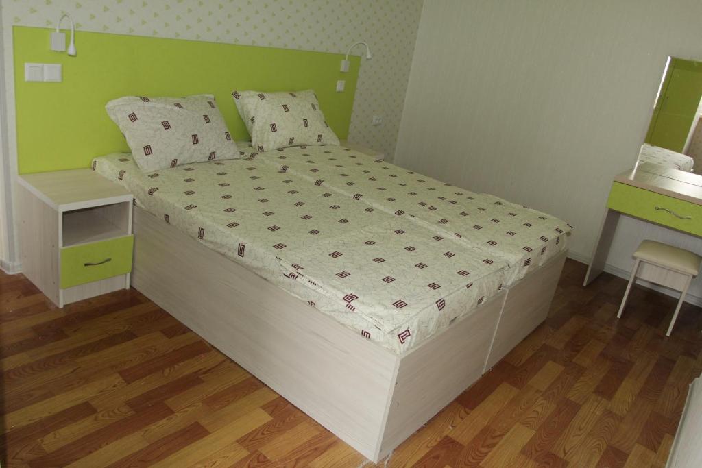 Номер (Кровать в общем 6-местном номере для мужчин и женщин) хостела Doshan, Душанбе