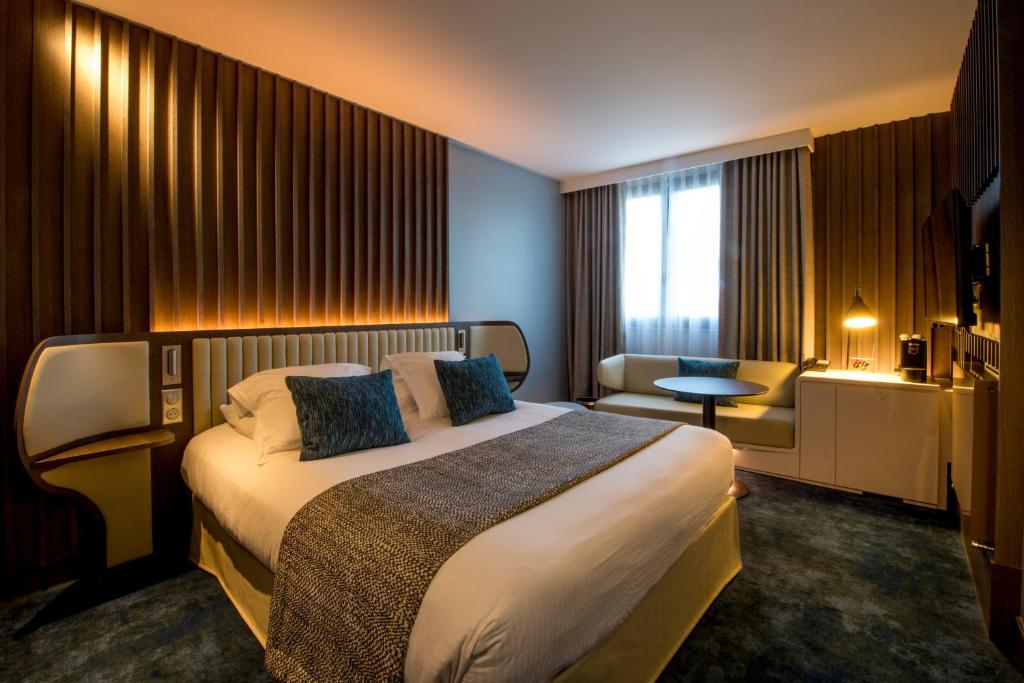 Двухместный (Classic Room with Queen Bed - Non-Smoking) отеля Best Western Premier Hôtel de la Paix, Реймс