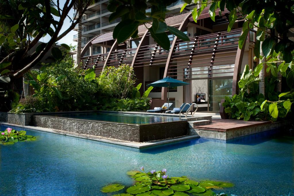 Вилла (Ограниченное предложение - Вилла с 3 спальнями и плавательным бассейном (ежедневный завтрак + ежедневные привилегии в представительском ла) отеля Pullman Oceanview Sanya Bay Resort & Spa, Санья