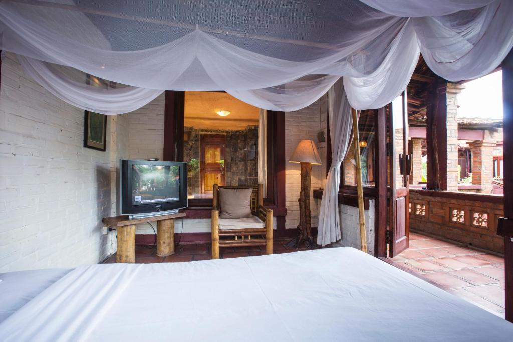 Трехместный (Семейный полулюкс) курортного отеля Van Chai Resort, Тхань Хоа