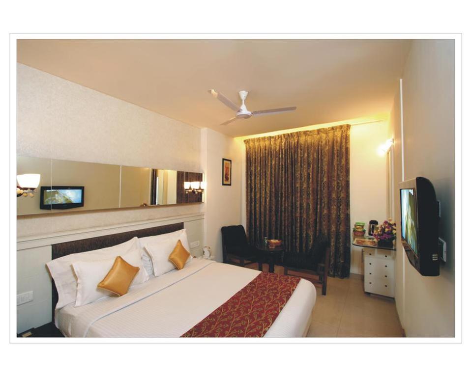 Двухместный (Двухместный номер Делюкс с 1 кроватью) отеля Southern Regency, Нью-Дели